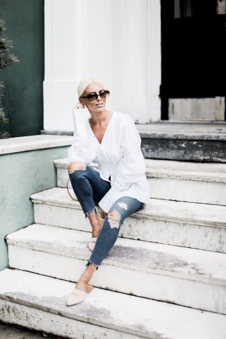 Summer Chic H&M structured long sleeve plunge neck blouse exaggerated sleeves skinny jeans slip on pointed mules slide on // Charleston Fashion Blogger Dannon Like The Yogurt