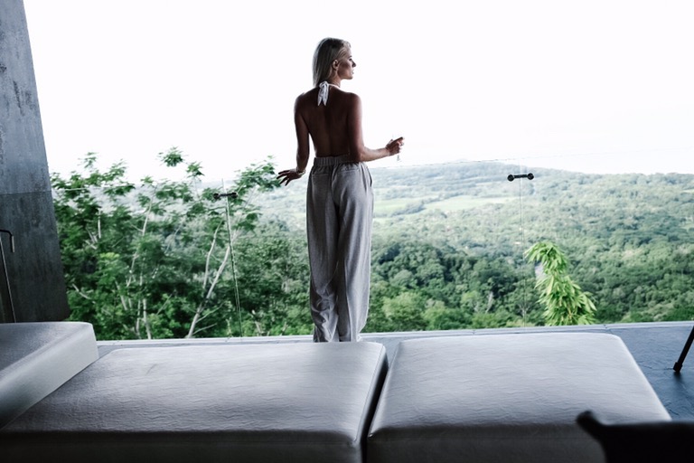 Costa Rica Featuring Kura Villas luxury modern boutique hotel infinity pool terrace H&M uvita quepos travel Charleston Fashion Blogger Dannon K. Collard Like The Yogurt