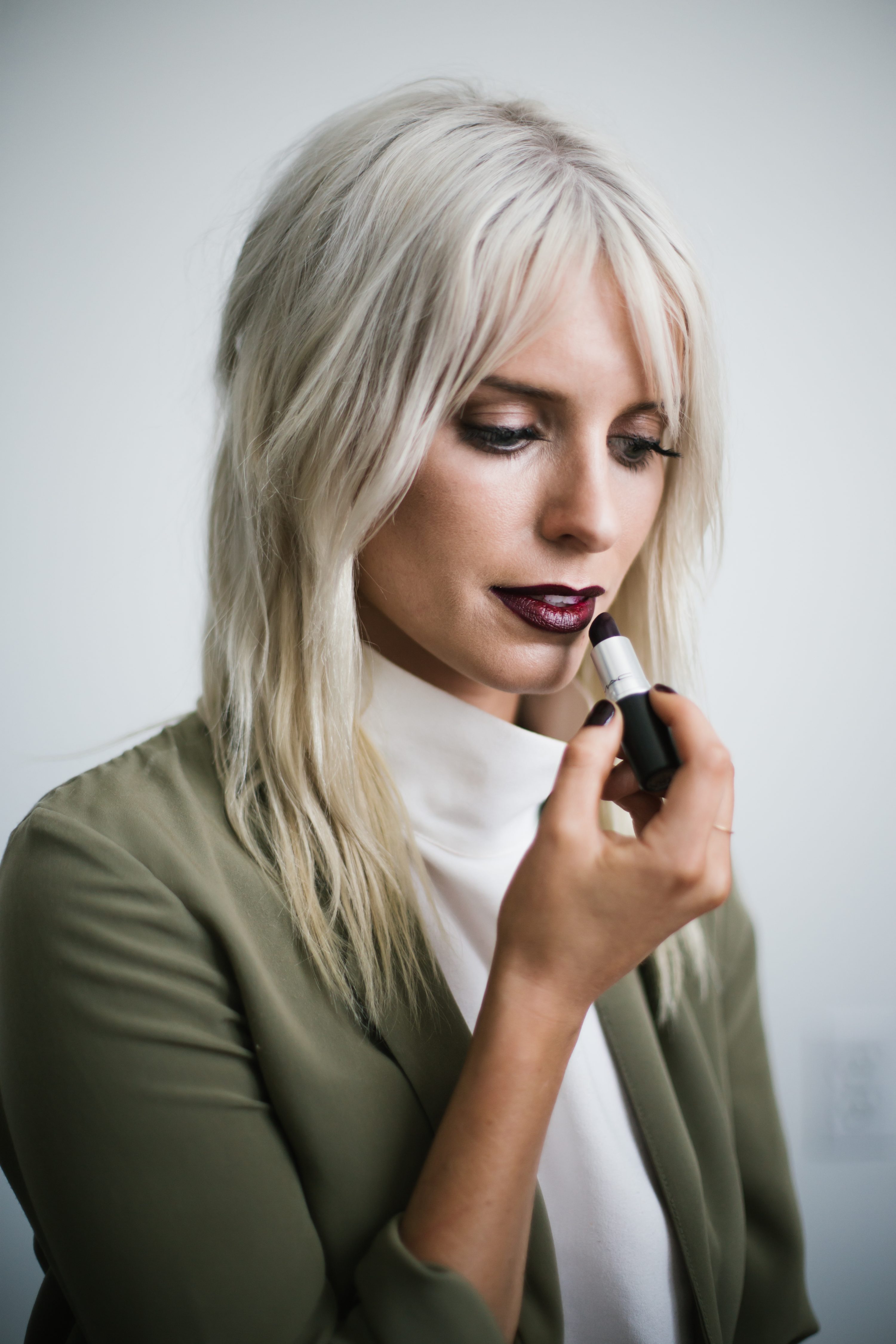 Ombre Bitten Lip oxblood burgundy dark lips platinum blonde beauty how-to tutorial fall autumn 2016 // Charleston Fashion Blogger Dannon Like The Yogurt